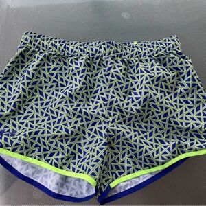 Under Armour headgear loose shorts youth XL